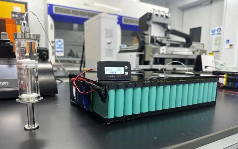 Injection-to-Revive-Batteries-1 MOTOMA | A Single Injection to Revive Batteries: Fudan University Pioneers Revolutionary Battery Repair Technology
